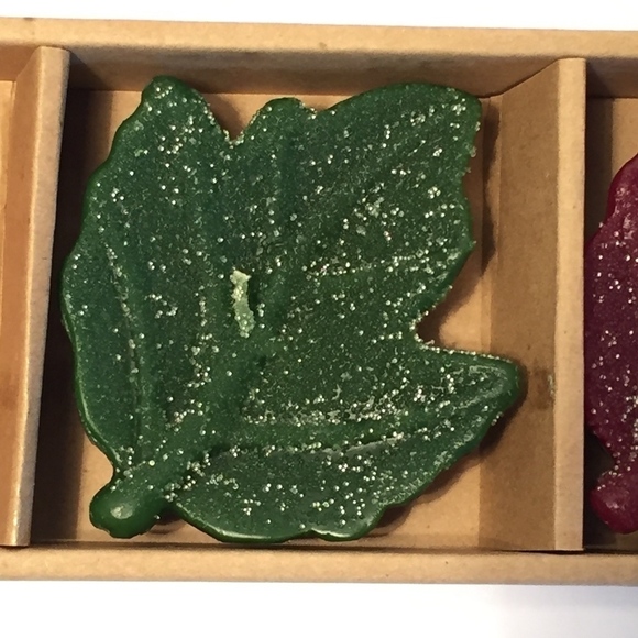 Avon Frosted Leaf Candles Set of 3 - Picture 5 of 8